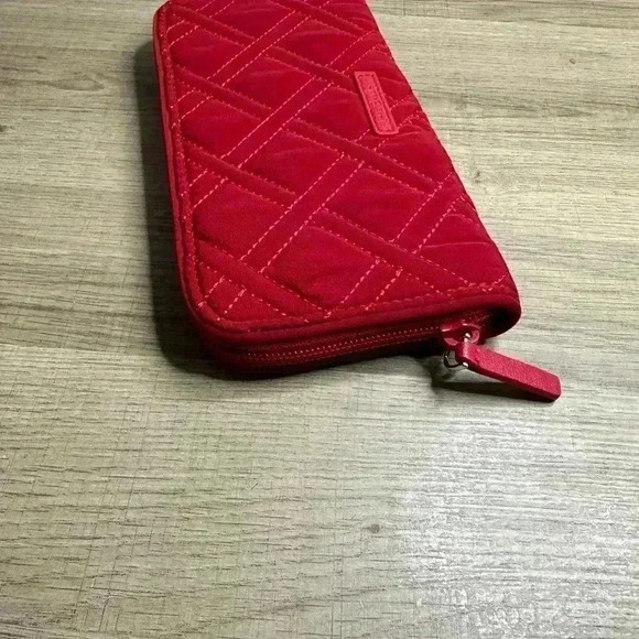 Vera Bradley red quilted zip around wallet - Picture 2 of 4